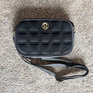 Lululemon Crossbody Camera Bag - 2L Quilted Velour